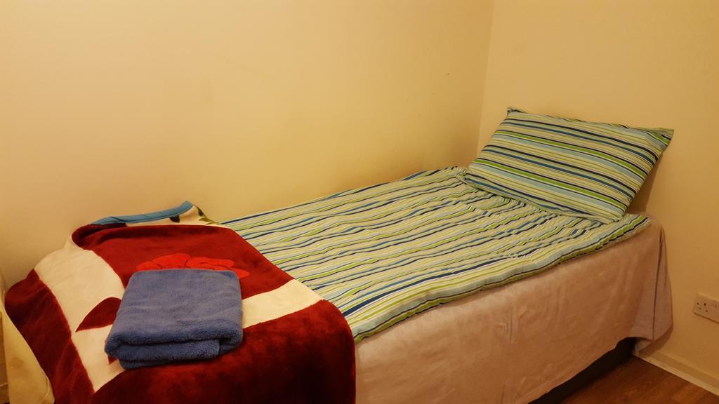 Hôtel Cherry House & Self Catering à Leeds  Extérieur photo